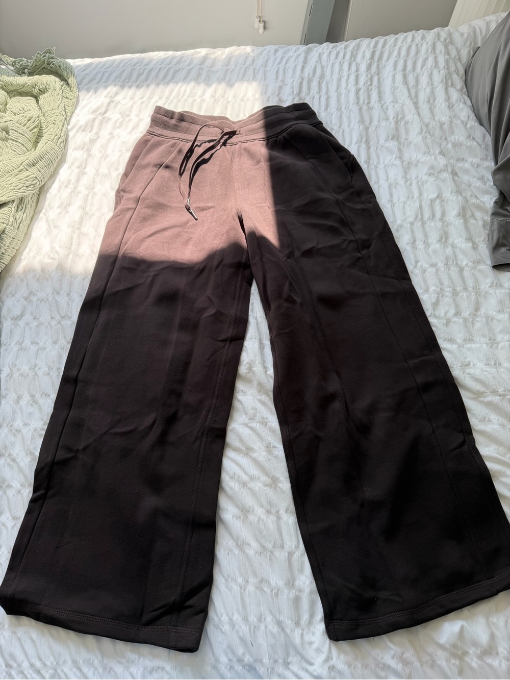 lululemon athletica Women’s Scuba Drawstring Sweatpants in Sequoia